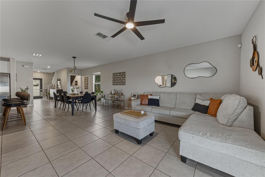 For Sale: $430,000 (6 beds, 3 baths, 2634 Square Feet)