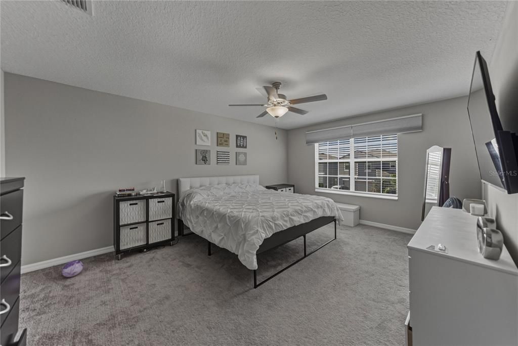 For Sale: $430,000 (6 beds, 3 baths, 2634 Square Feet)