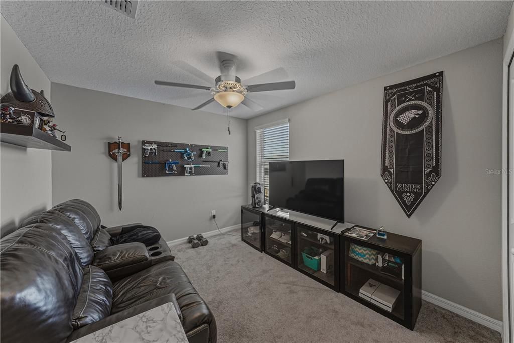 For Sale: $430,000 (6 beds, 3 baths, 2634 Square Feet)