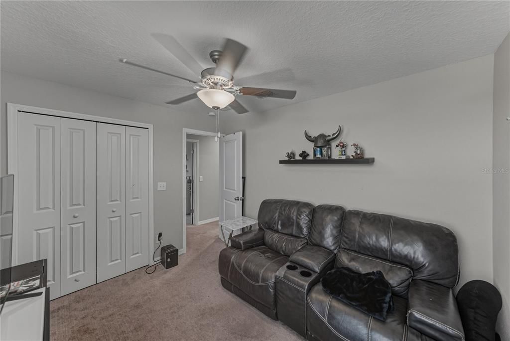 For Sale: $430,000 (6 beds, 3 baths, 2634 Square Feet)