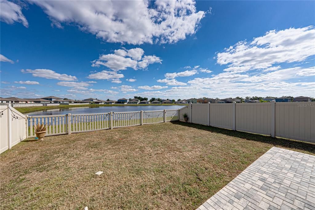 For Sale: $430,000 (6 beds, 3 baths, 2634 Square Feet)