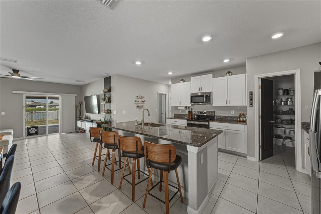 For Sale: $430,000 (6 beds, 3 baths, 2634 Square Feet)