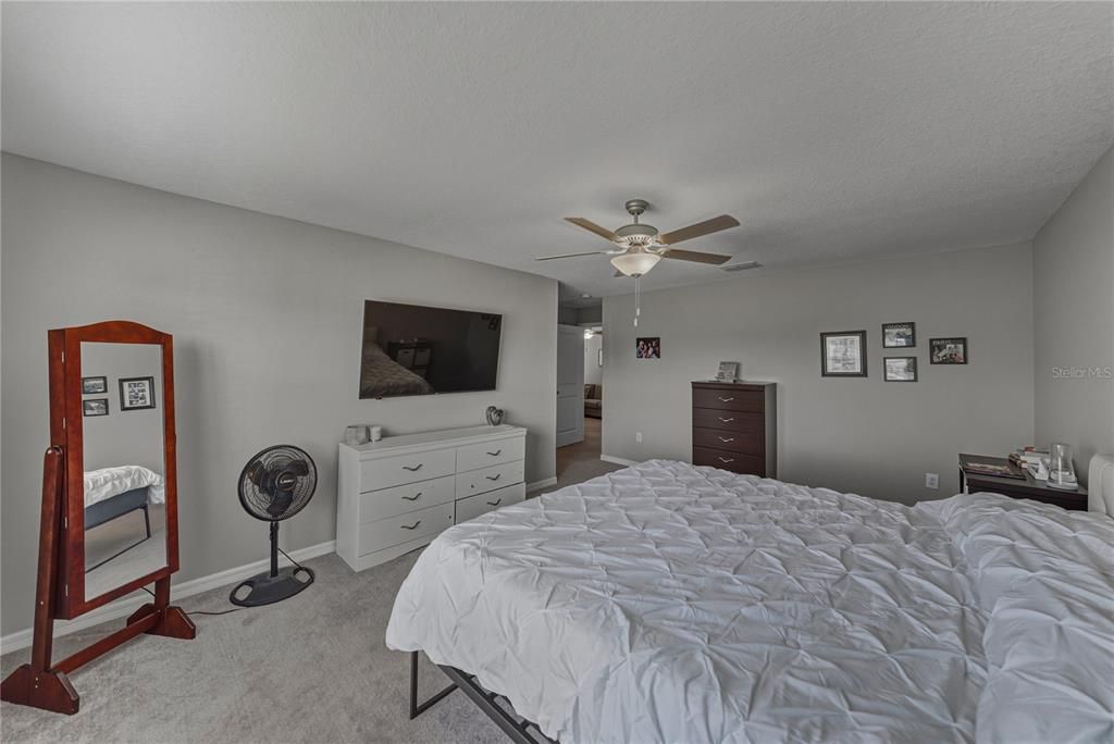 For Sale: $430,000 (6 beds, 3 baths, 2634 Square Feet)