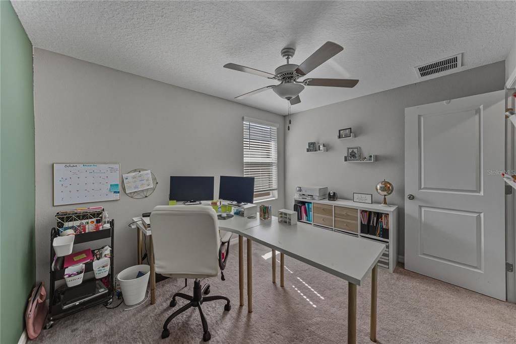 For Sale: $430,000 (6 beds, 3 baths, 2634 Square Feet)