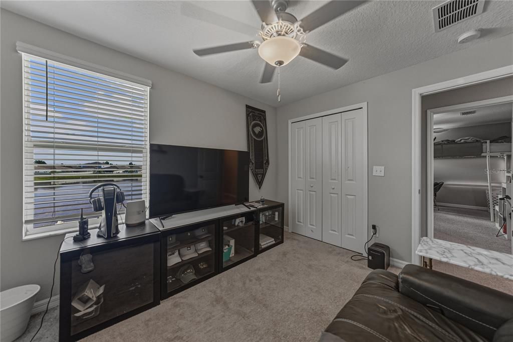 For Sale: $430,000 (6 beds, 3 baths, 2634 Square Feet)