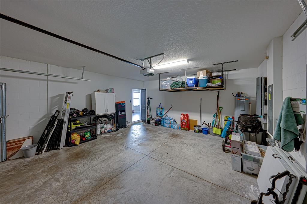 For Sale: $430,000 (6 beds, 3 baths, 2634 Square Feet)