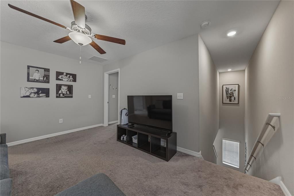 For Sale: $430,000 (6 beds, 3 baths, 2634 Square Feet)