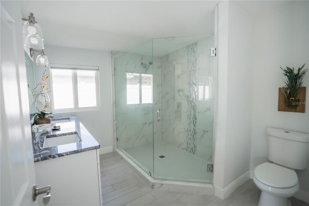 Activo con contrato: $564,999 (3 camas, 2 baños, 1693 Pies cuadrados)