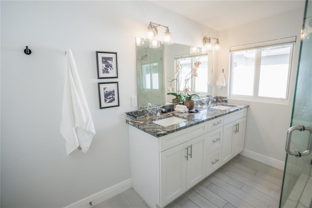 Activo con contrato: $564,999 (3 camas, 2 baños, 1693 Pies cuadrados)