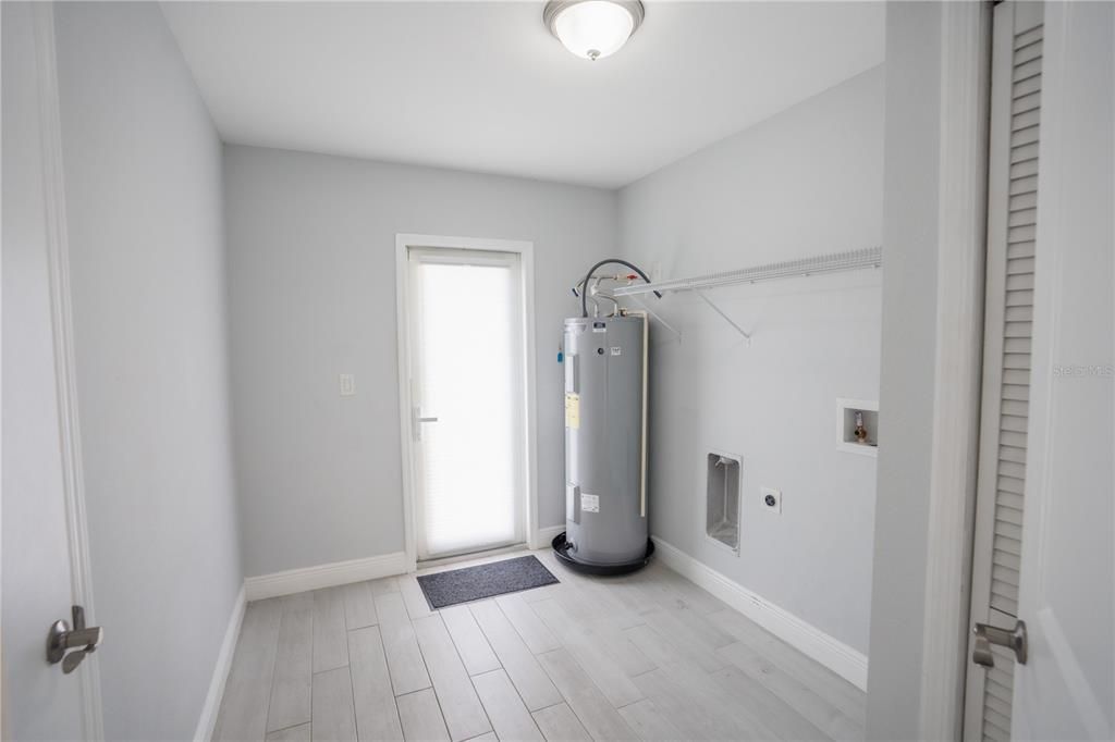 Activo con contrato: $564,999 (3 camas, 2 baños, 1693 Pies cuadrados)