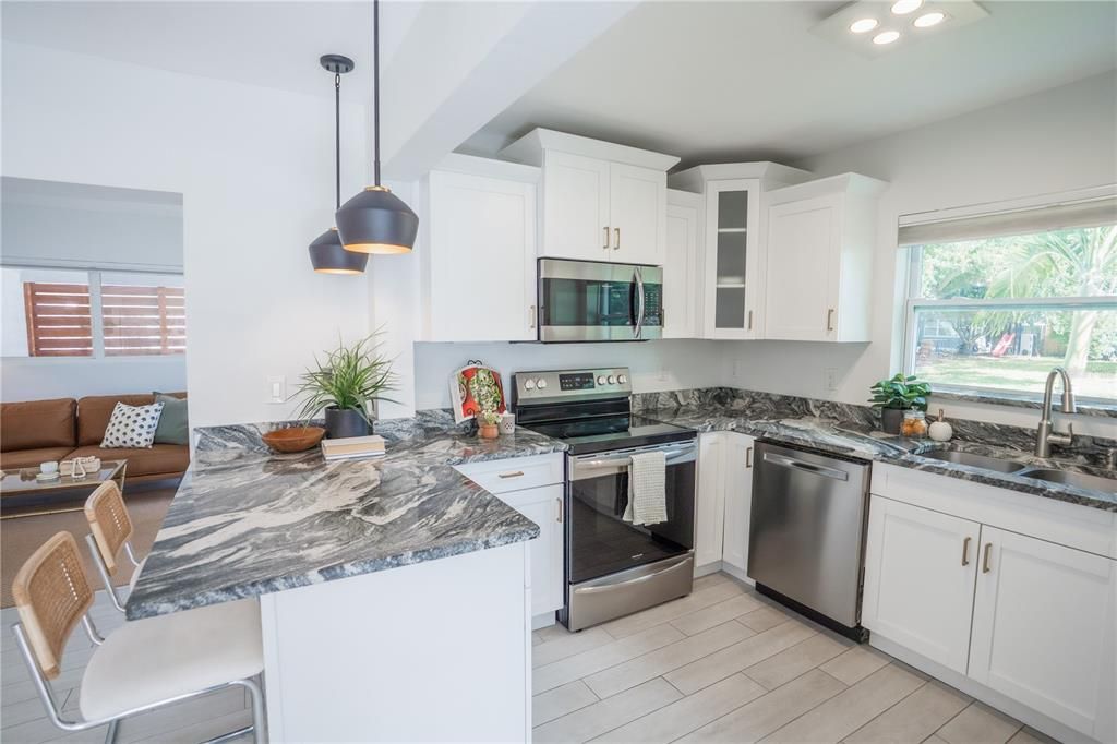 Activo con contrato: $564,999 (3 camas, 2 baños, 1693 Pies cuadrados)