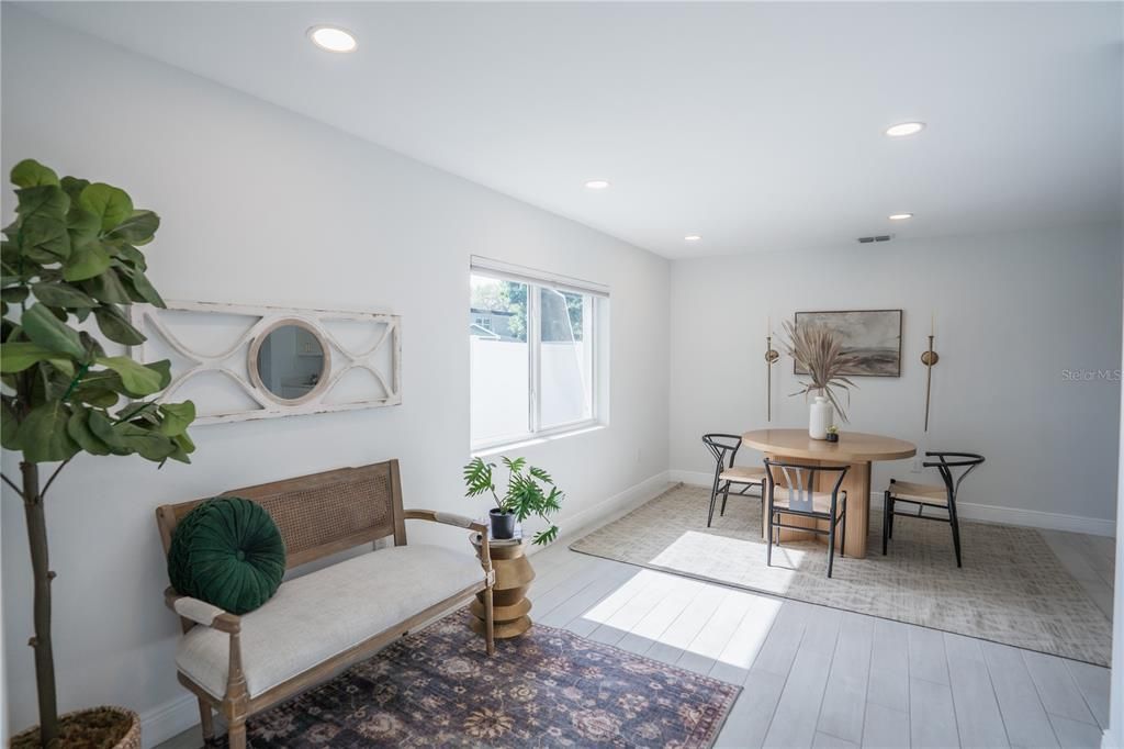 Activo con contrato: $564,999 (3 camas, 2 baños, 1693 Pies cuadrados)