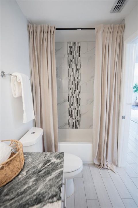 Activo con contrato: $564,999 (3 camas, 2 baños, 1693 Pies cuadrados)