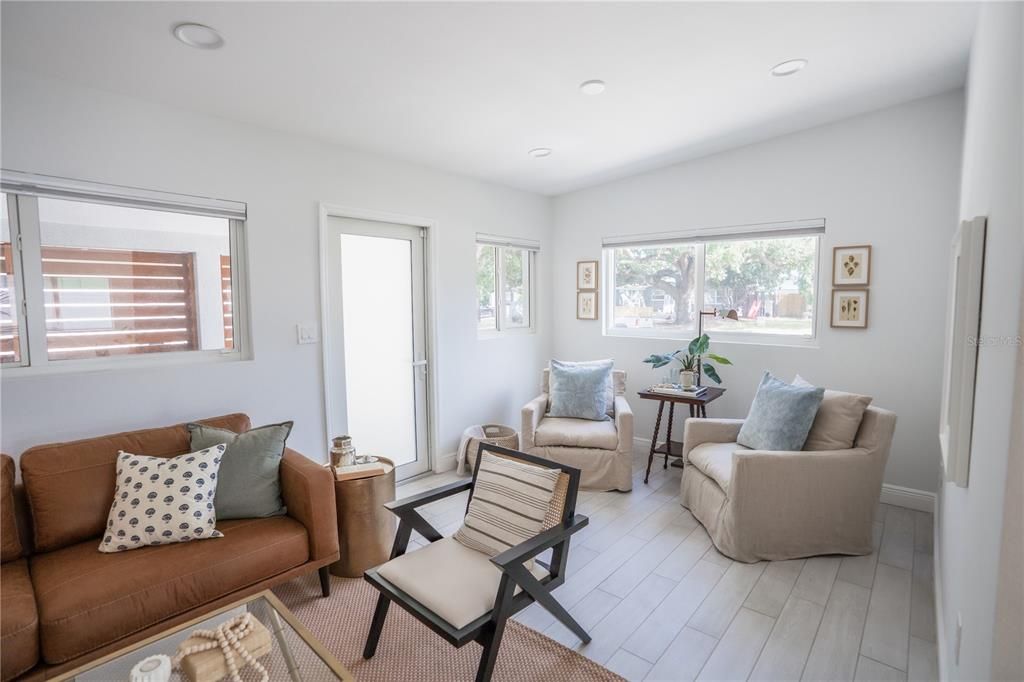 Activo con contrato: $564,999 (3 camas, 2 baños, 1693 Pies cuadrados)