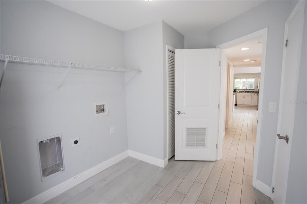 Activo con contrato: $564,999 (3 camas, 2 baños, 1693 Pies cuadrados)