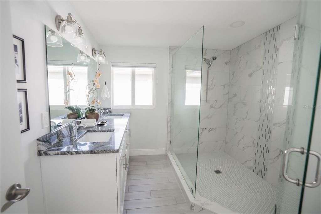 Activo con contrato: $564,999 (3 camas, 2 baños, 1693 Pies cuadrados)