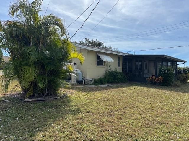 待售: $249,900 (2 贝兹, 2 浴室, 1271 平方英尺)