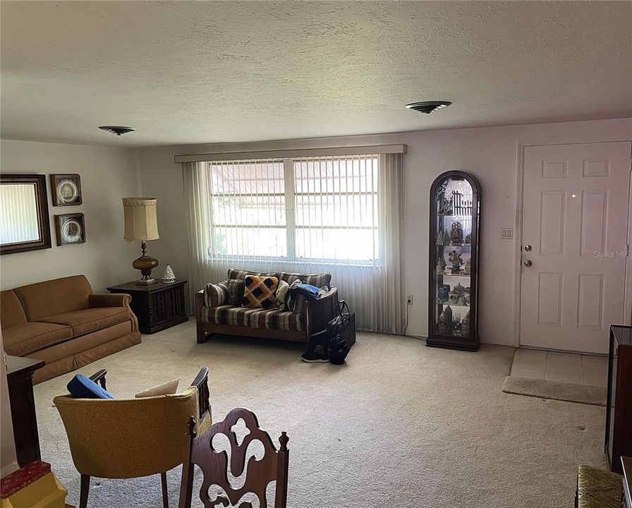 待售: $249,900 (2 贝兹, 2 浴室, 1271 平方英尺)