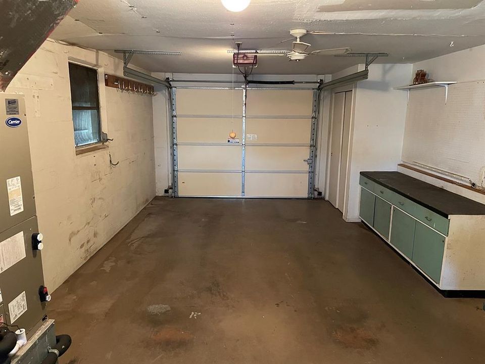 合同活跃: $229,900 (2 贝兹, 2 浴室, 1271 平方英尺)