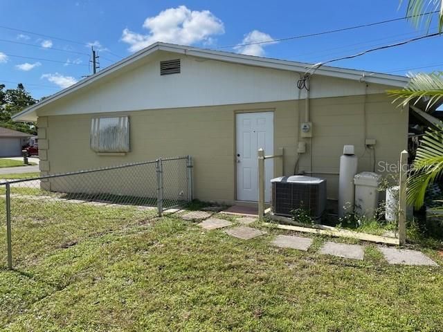 待售: $249,900 (2 贝兹, 2 浴室, 1271 平方英尺)