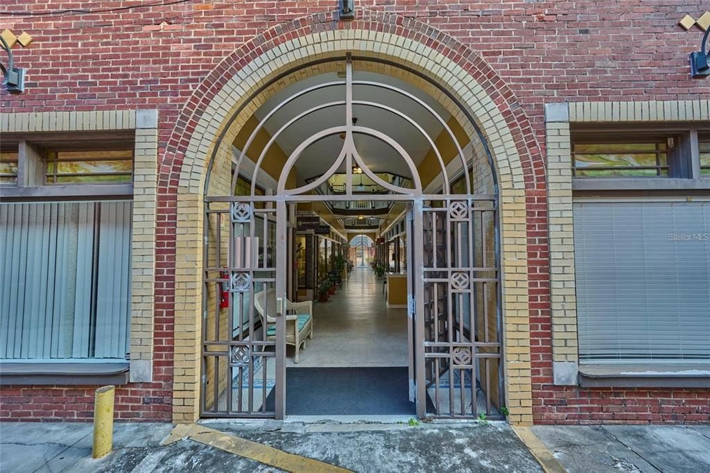 待售: $6,000 (0 贝兹, 0 浴室, 8200 平方英尺)