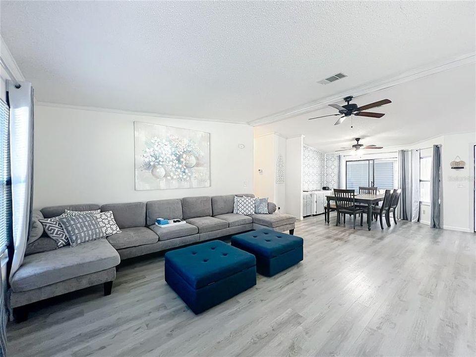 For Sale: $220,000 (3 beds, 2 baths, 1524 Square Feet)