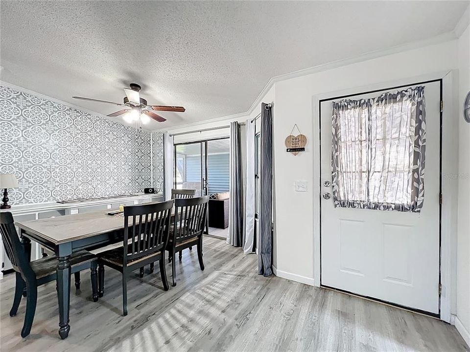 For Sale: $220,000 (3 beds, 2 baths, 1524 Square Feet)