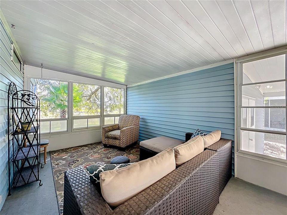 For Sale: $220,000 (3 beds, 2 baths, 1524 Square Feet)