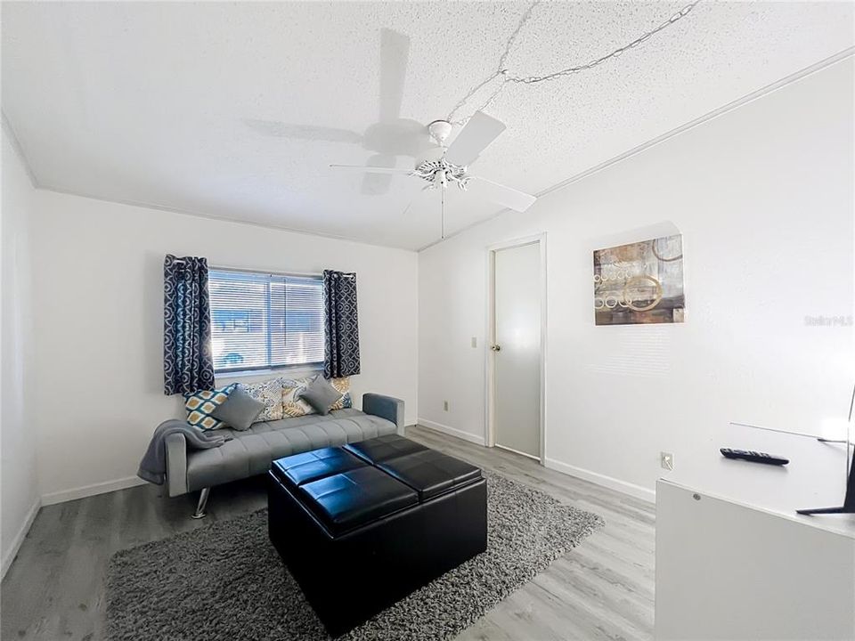 For Sale: $220,000 (3 beds, 2 baths, 1524 Square Feet)