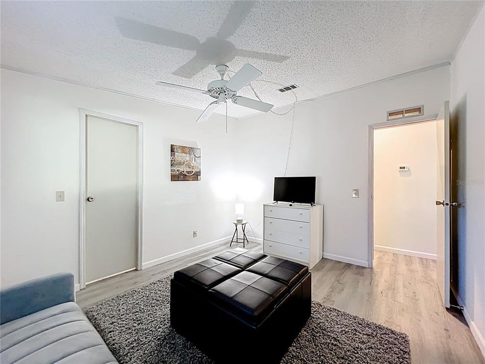 For Sale: $220,000 (3 beds, 2 baths, 1524 Square Feet)