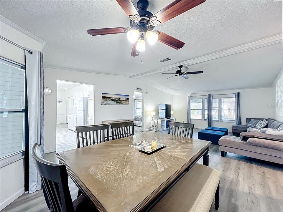 For Sale: $220,000 (3 beds, 2 baths, 1524 Square Feet)