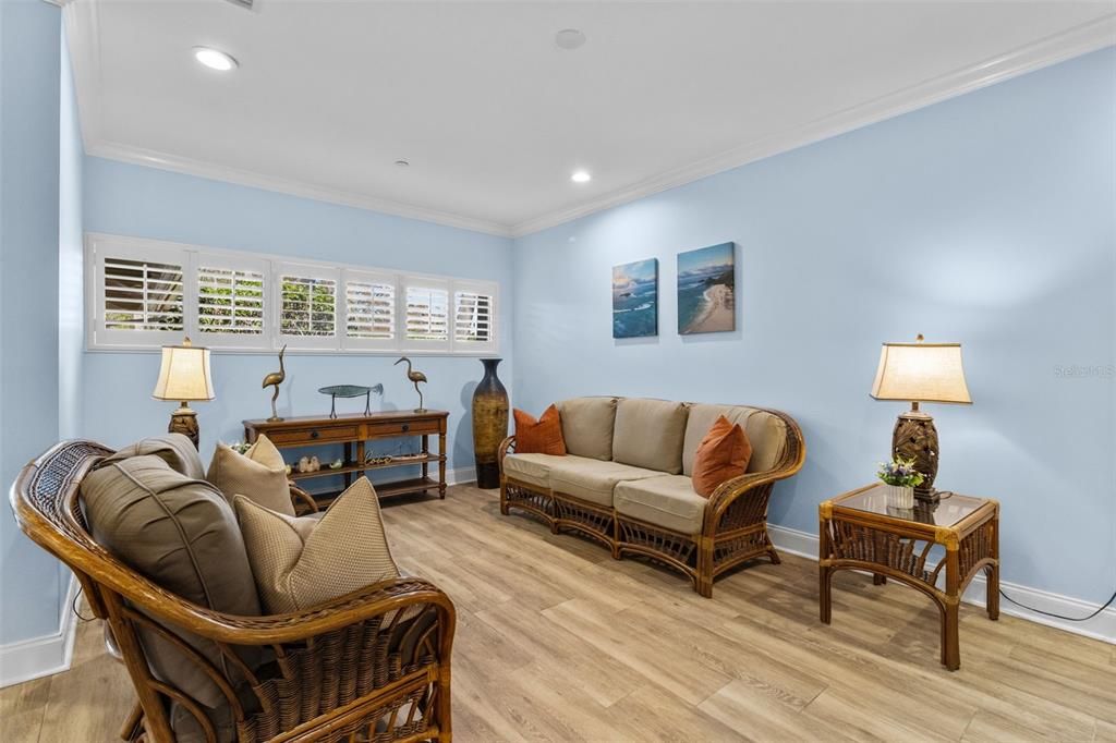 For Sale: $345,000 (2 beds, 2 baths, 1325 Square Feet)