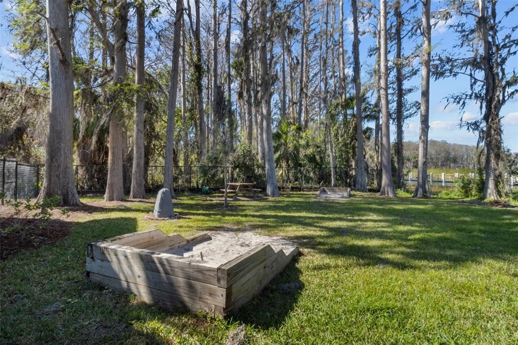 For Sale: $345,000 (2 beds, 2 baths, 1325 Square Feet)