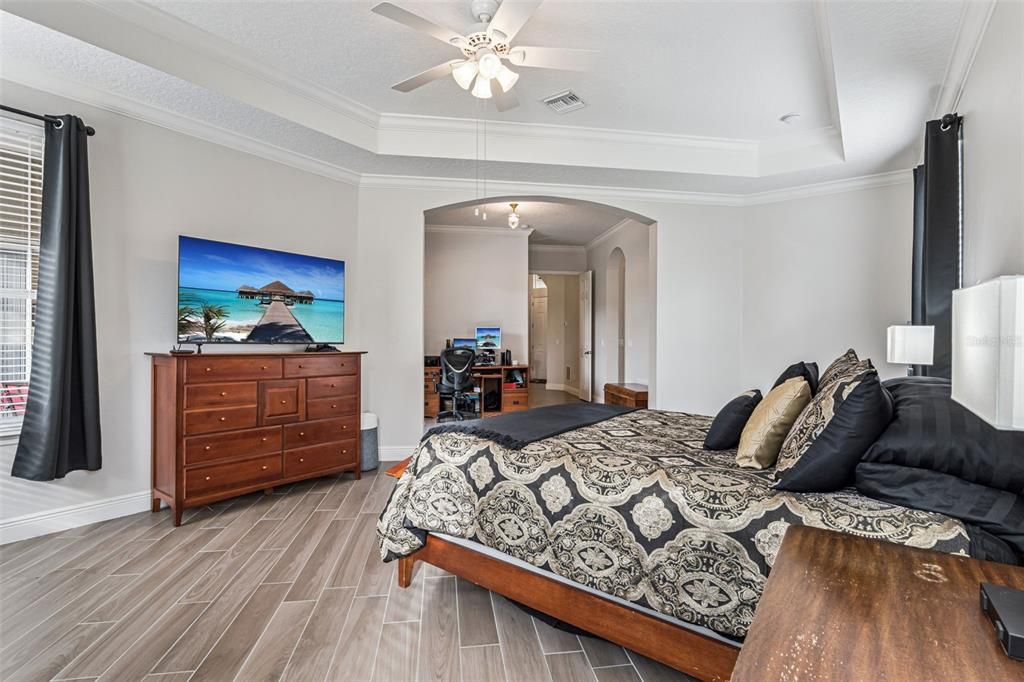 For Sale: $715,000 (4 beds, 3 baths, 2574 Square Feet)