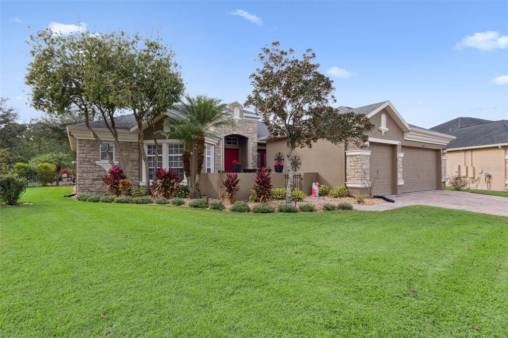 For Sale: $715,000 (4 beds, 3 baths, 2574 Square Feet)