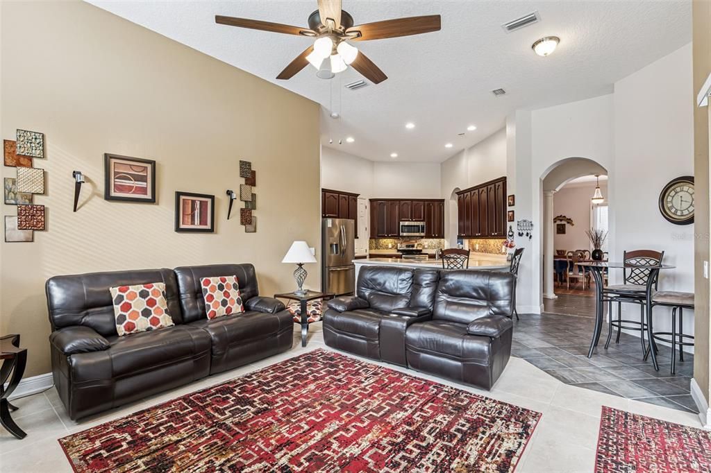 For Sale: $715,000 (4 beds, 3 baths, 2574 Square Feet)