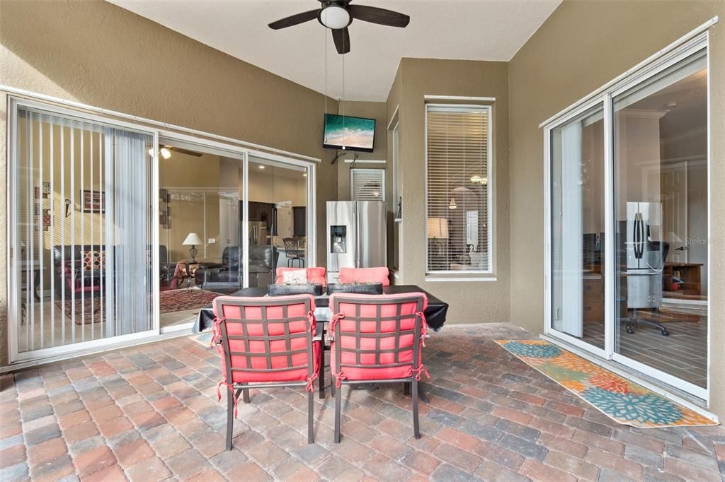 For Sale: $715,000 (4 beds, 3 baths, 2574 Square Feet)