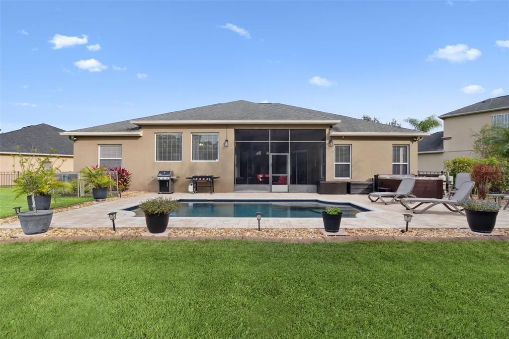 For Sale: $715,000 (4 beds, 3 baths, 2574 Square Feet)