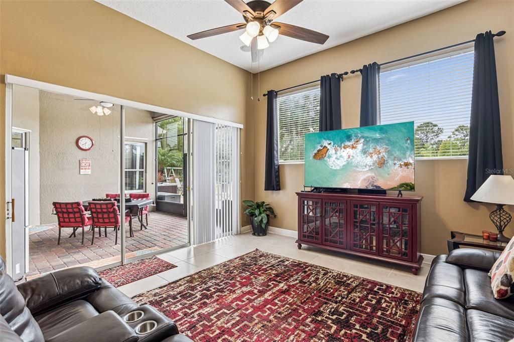 For Sale: $715,000 (4 beds, 3 baths, 2574 Square Feet)