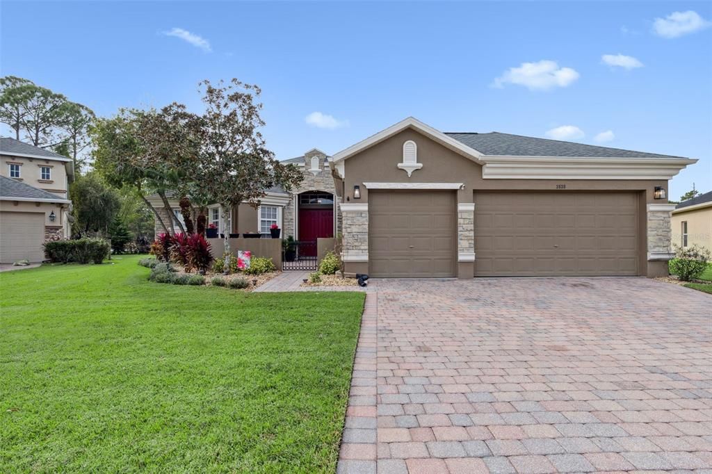 For Sale: $715,000 (4 beds, 3 baths, 2574 Square Feet)