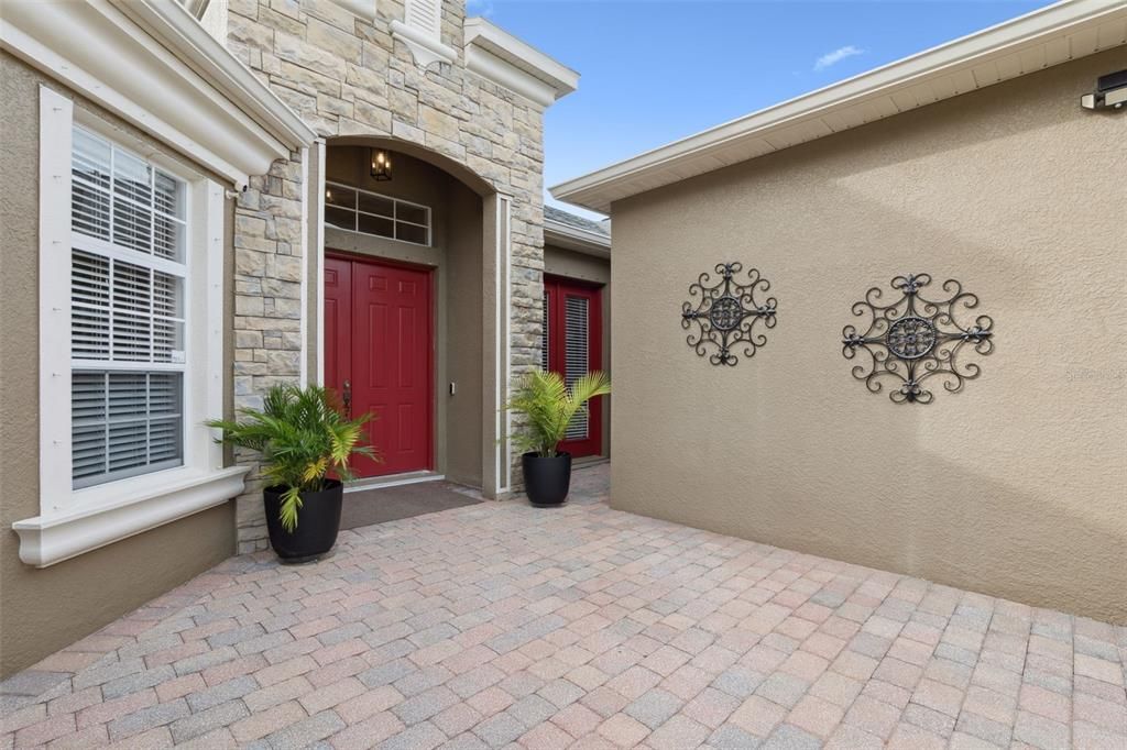 For Sale: $715,000 (4 beds, 3 baths, 2574 Square Feet)