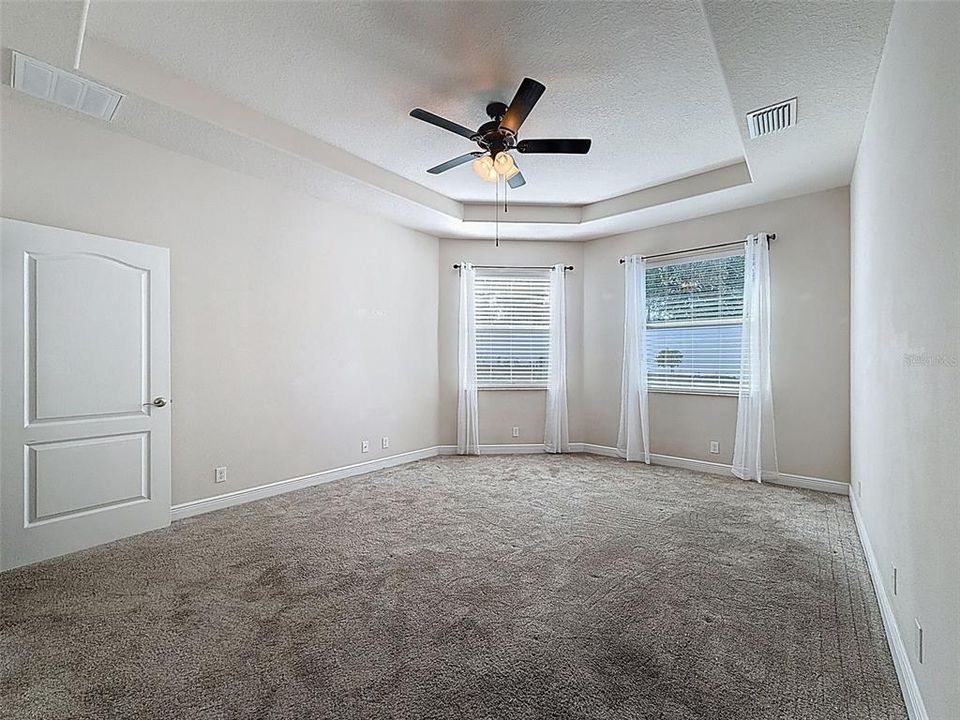 For Sale: $399,900 (3 beds, 2 baths, 2085 Square Feet)