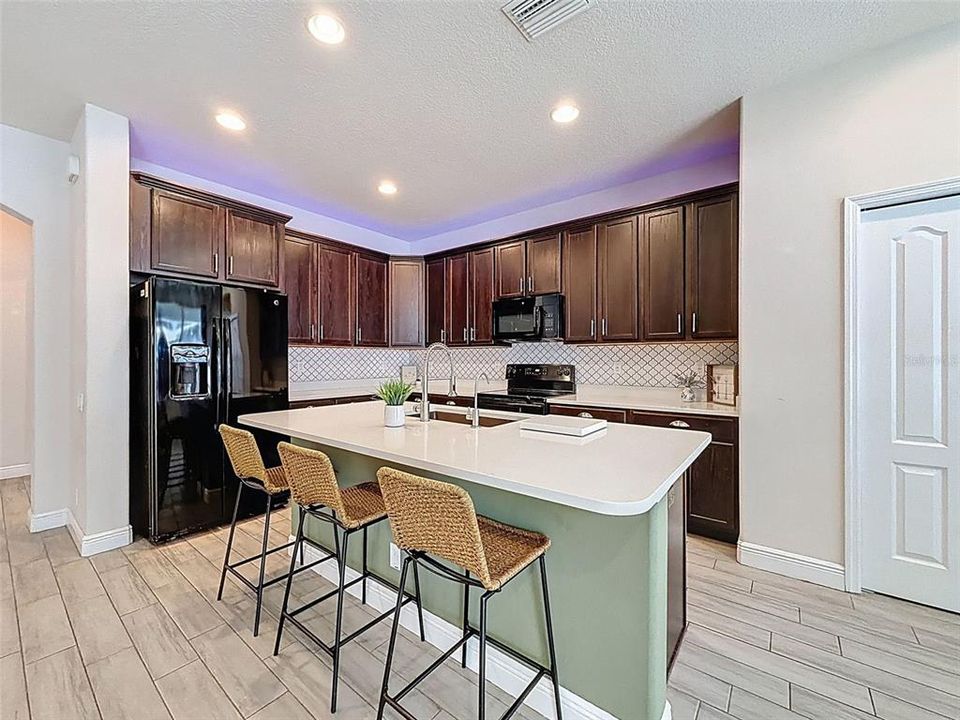 For Sale: $399,900 (3 beds, 2 baths, 2085 Square Feet)