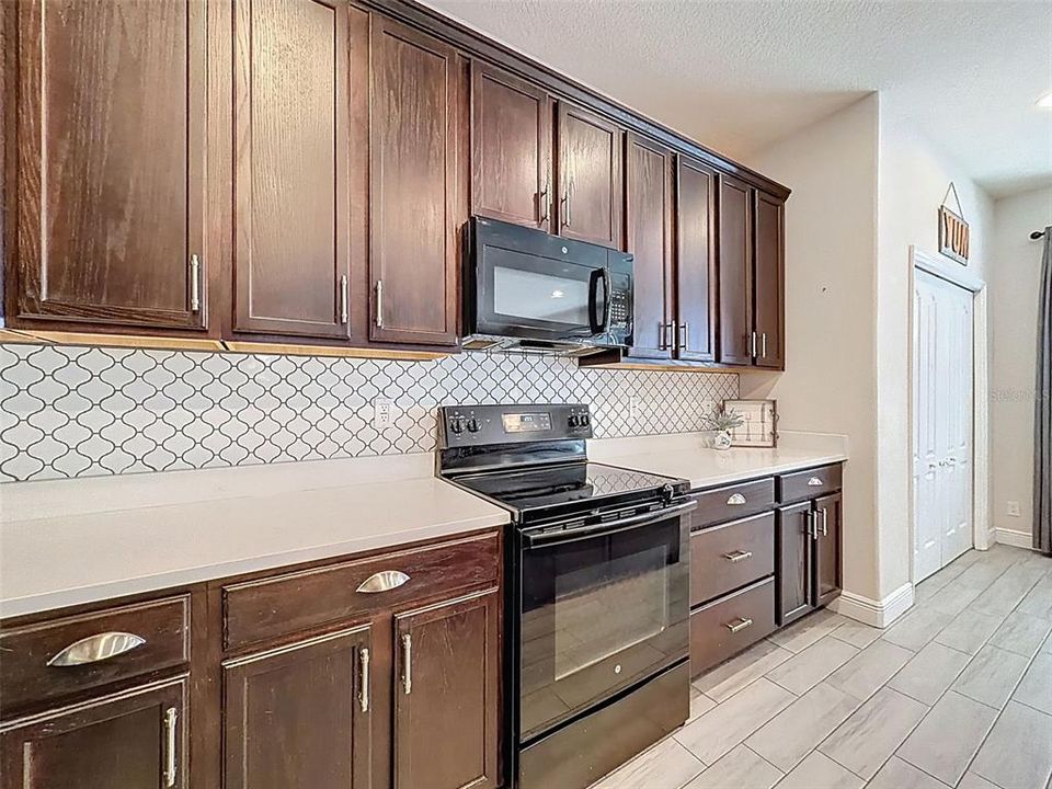 For Sale: $399,900 (3 beds, 2 baths, 2085 Square Feet)