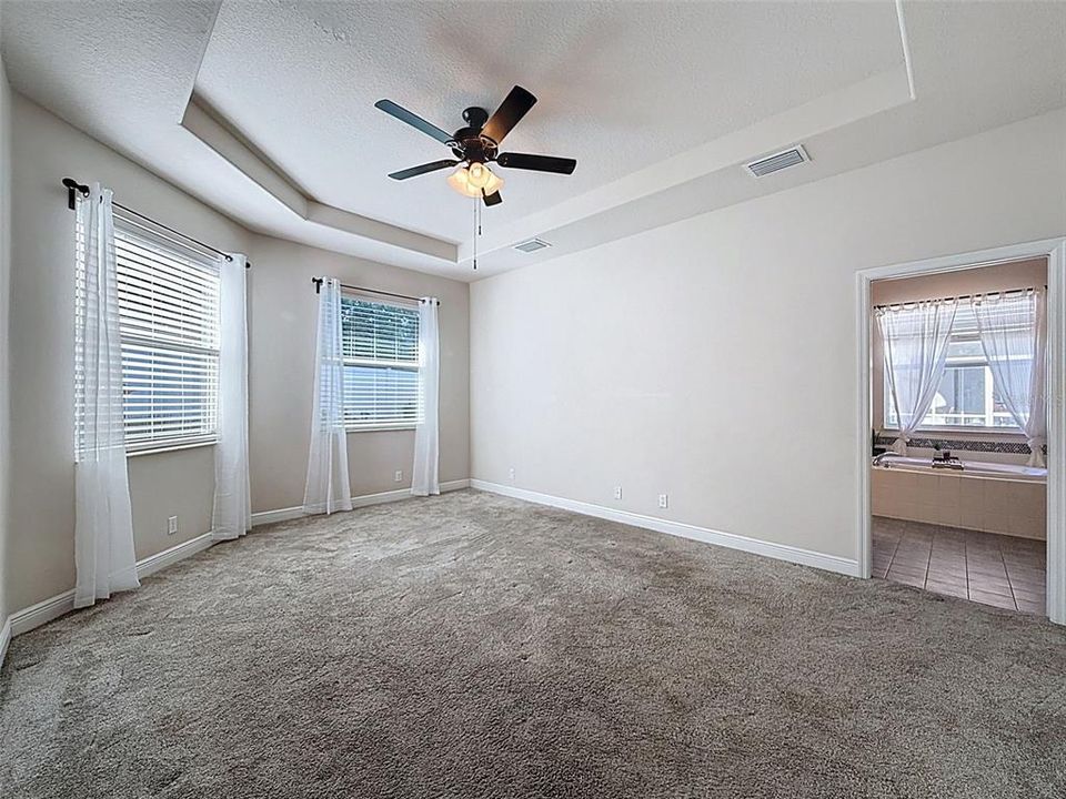 For Sale: $399,900 (3 beds, 2 baths, 2085 Square Feet)