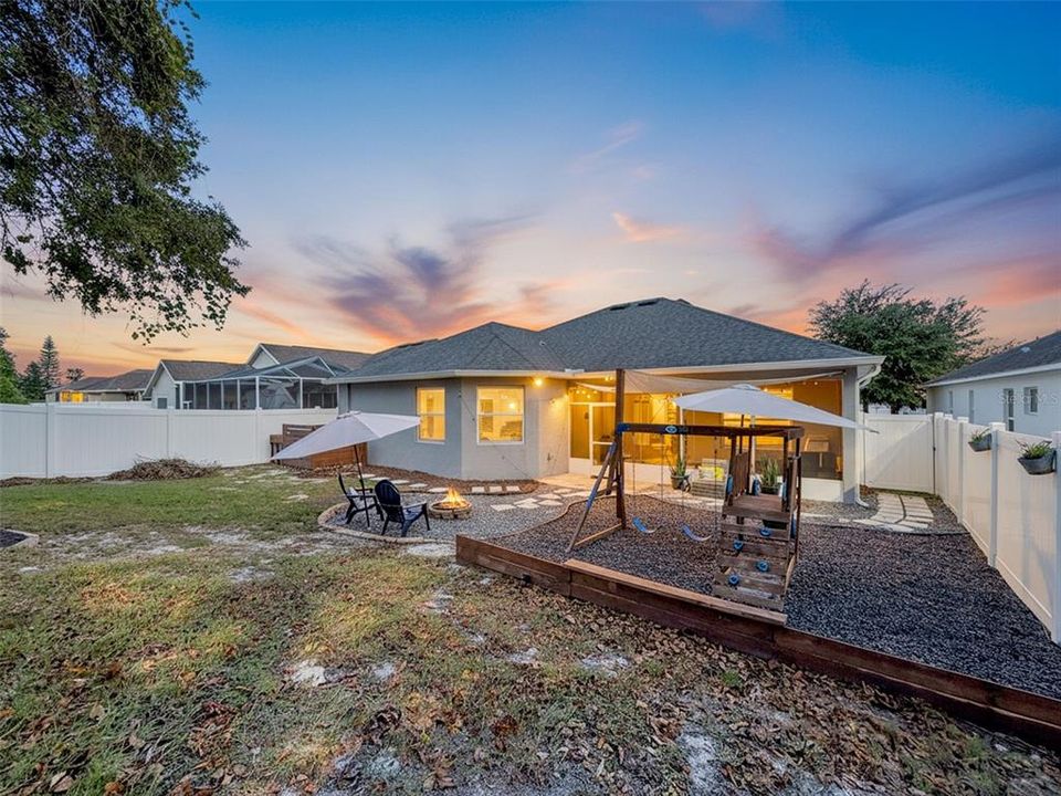 For Sale: $399,900 (3 beds, 2 baths, 2085 Square Feet)