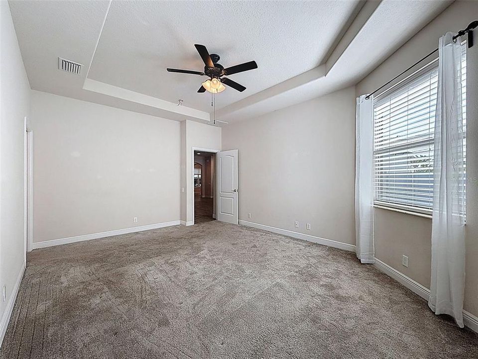 For Sale: $399,900 (3 beds, 2 baths, 2085 Square Feet)