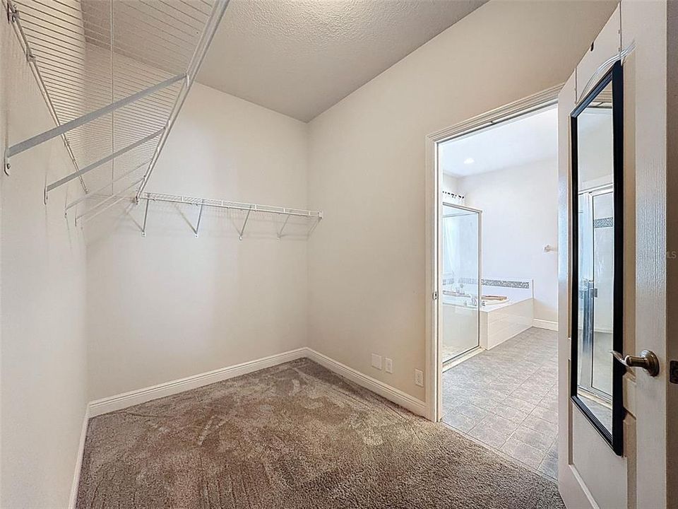 For Sale: $399,900 (3 beds, 2 baths, 2085 Square Feet)