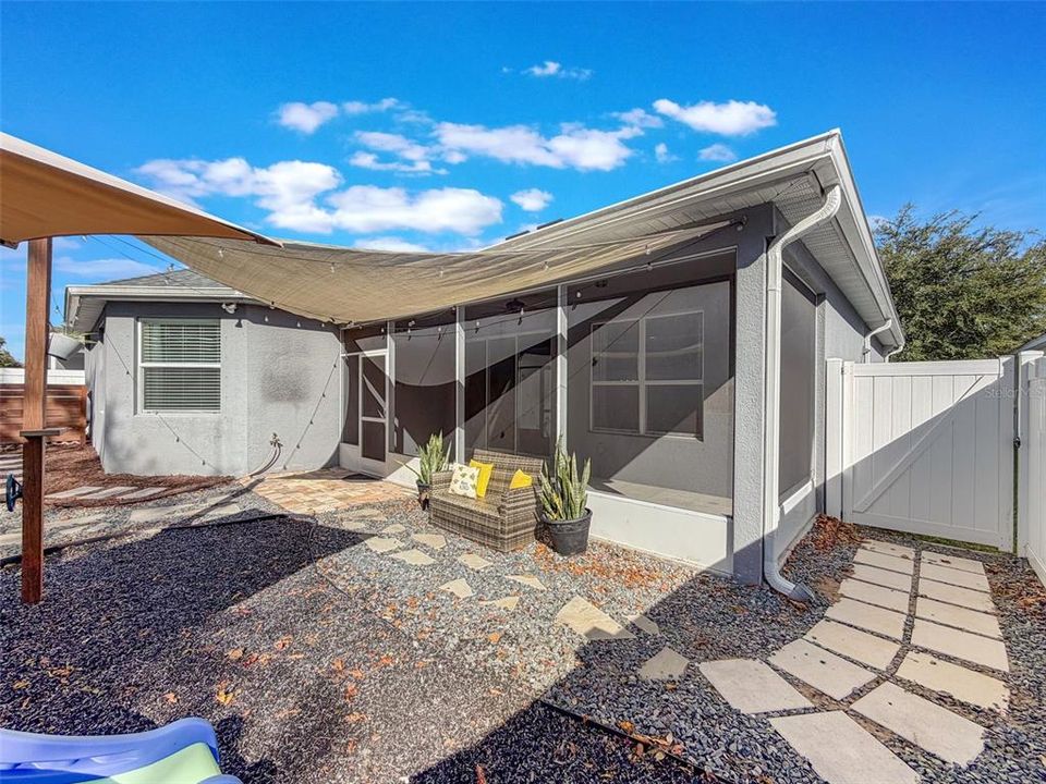 For Sale: $399,900 (3 beds, 2 baths, 2085 Square Feet)