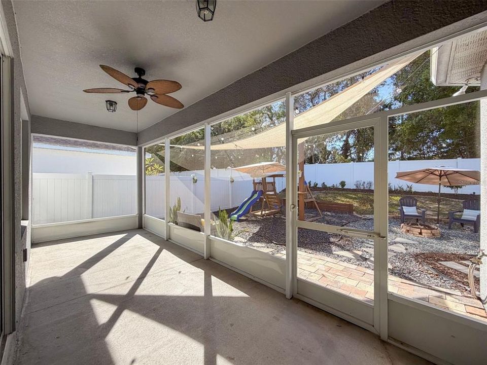 For Sale: $399,900 (3 beds, 2 baths, 2085 Square Feet)